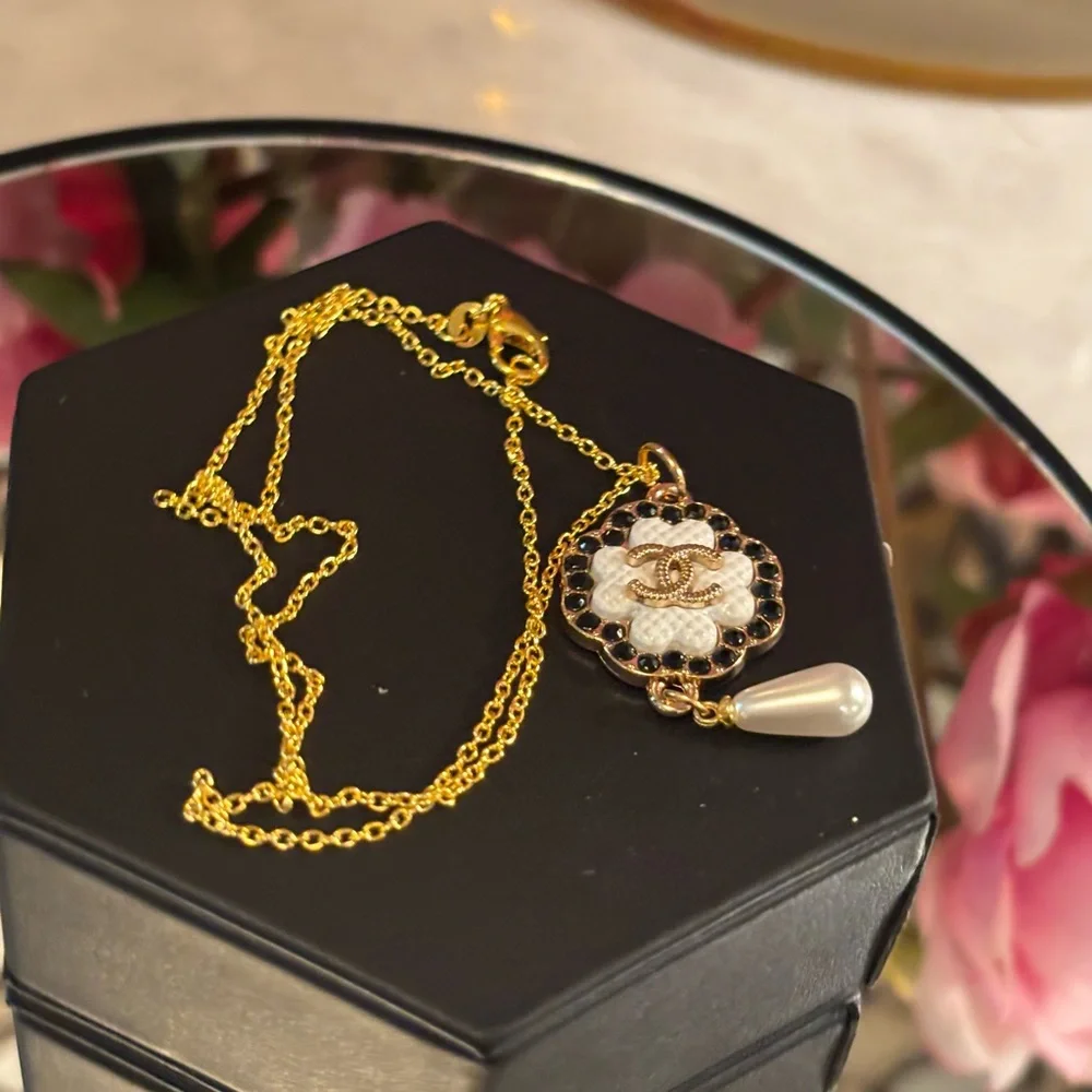 Chanel stamped Gold and Black Pendant Zipper Pull w drop Pearl - Picture 4 of 8